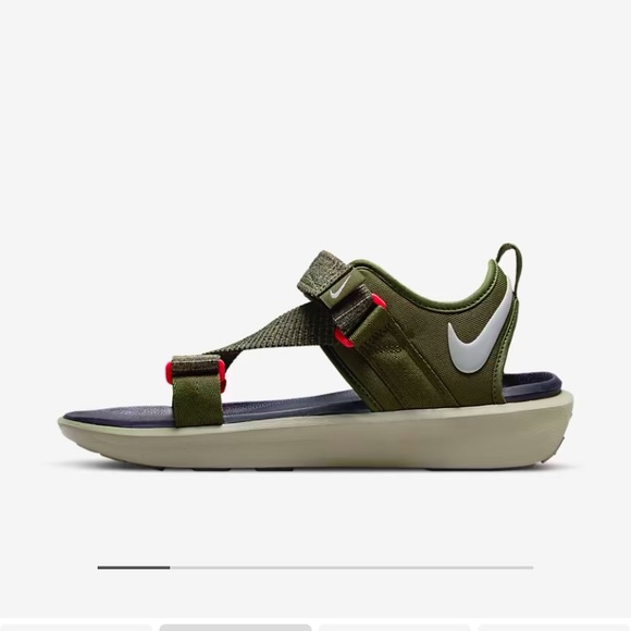 Brand new never been worn Nike sandals!